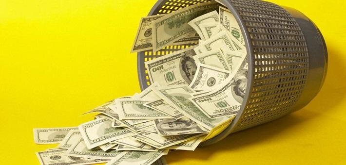 Вот так он тратил деньги. В НИКУДА.