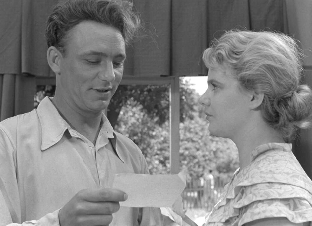 Кадр из к/ф "Весна на Заречной улице"