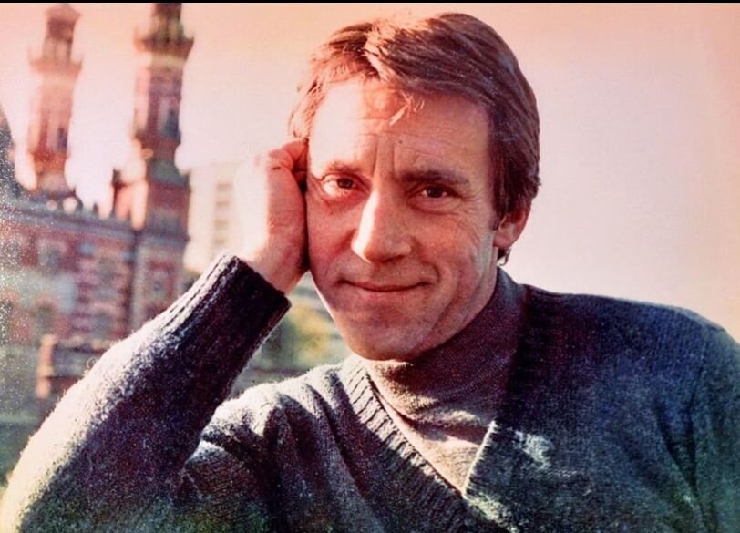 Любимый многими поколениями автор-исполнитель