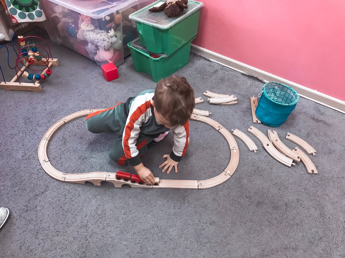 Сын в развивающем детском клубе 