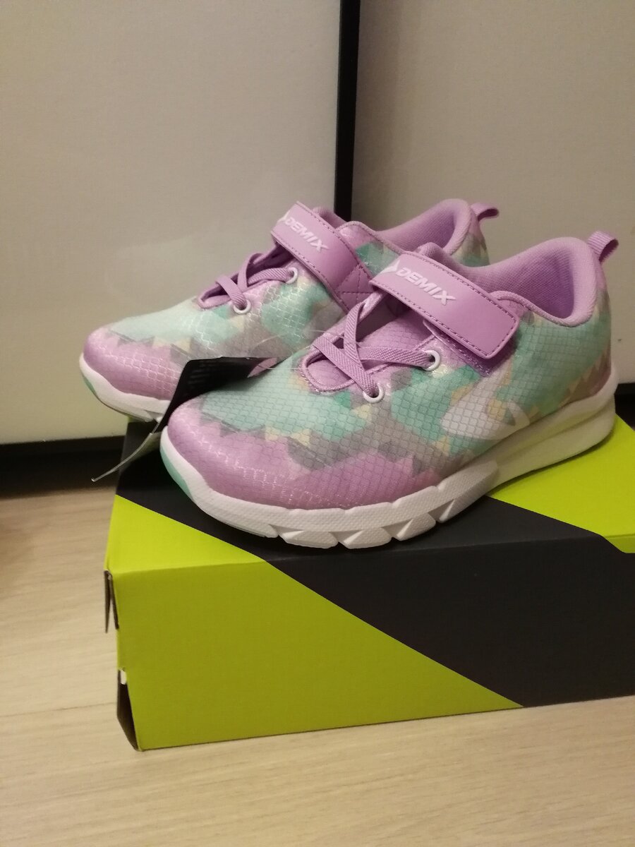 Кроссовки Demix