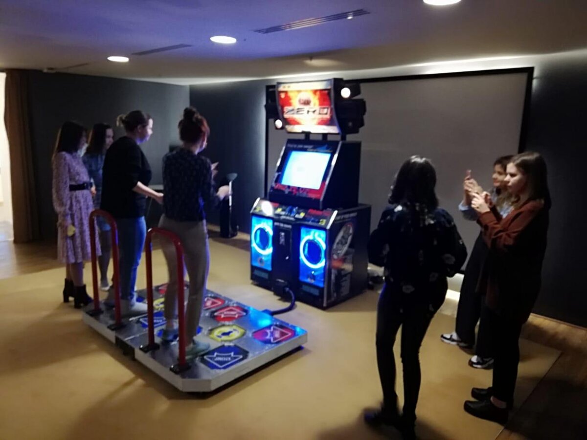 Танцоры и группа поддержки: фото скоро будут в инстаграм!