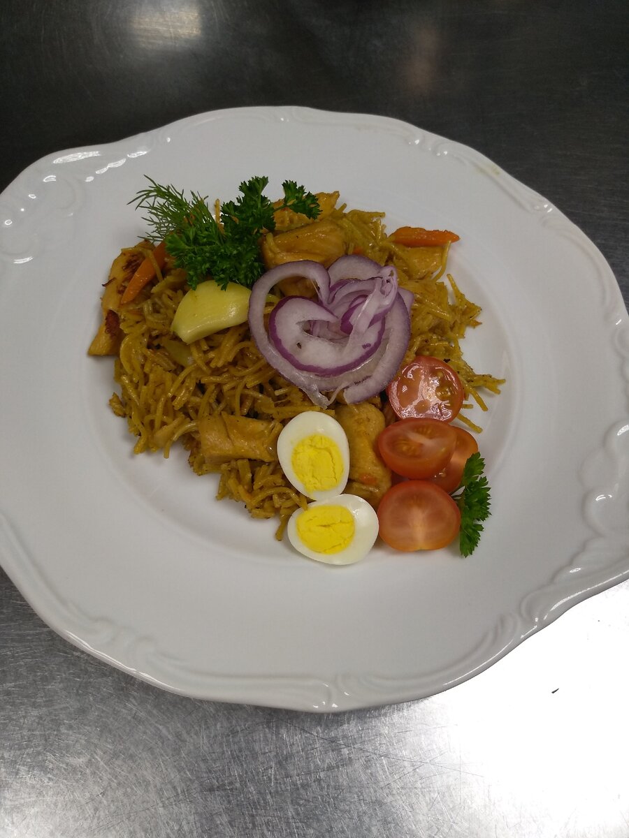 Шавля — более демократична. Она не так сложна в приготовлении и, соответственно, более терпимо относится к начинающему кулинару.