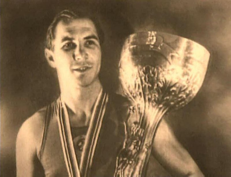 Попенченко с кубком Вэла Баркера