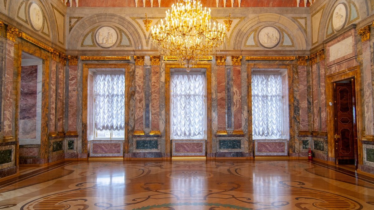 Мраморный дворец санкт-петербург внутри. Мраморный дворец санкт петербург экскурсии. А. Мраморный зал мраморного дворца. Мраморный дворец санкт петербург экскурсии.