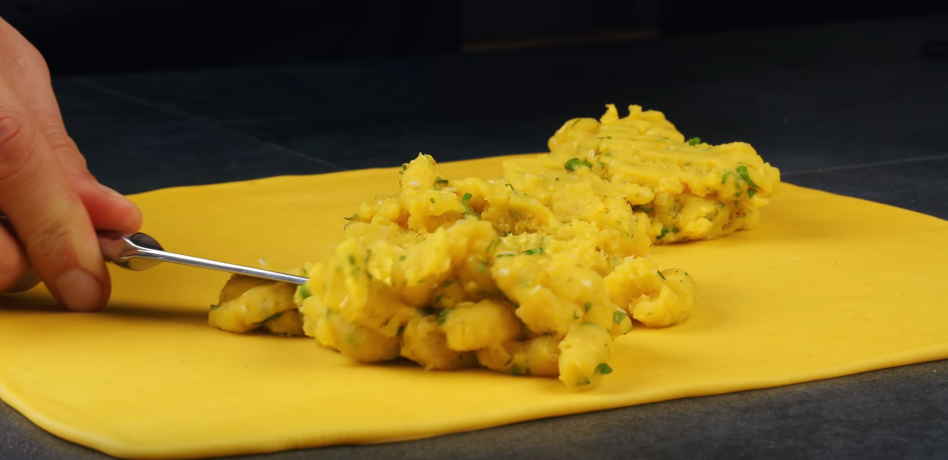 Стоит копейки, а вкуса на миллион!Наипростейший рецепт из самых простых продуктов!