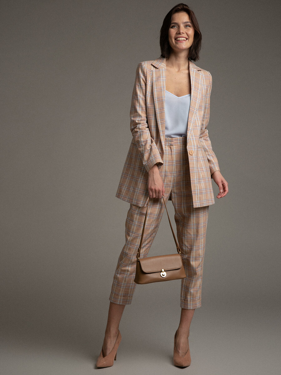 Модель делового стиля одежды от ЕМКА