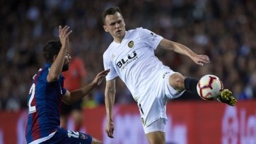 Фото: fcbarcelona.comКак информирует клубная пресс-служба «летучих мышей», у 29-летнего полузащитника диагностирована травма задней поверхности бедра левой ноги.
