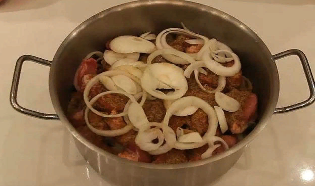 Приготовленное мясо в маринаде - источник Яндекс.Картинки