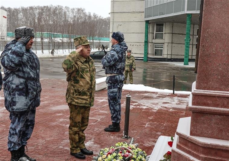 Руководитель росгвардии по москве. Генерал Стригунов Росгвардия. Генерал лейтенант Михолап Сергей Викторович. Виктор Стригунов Росгвардия. Сергей Михолап Росгвардия.
