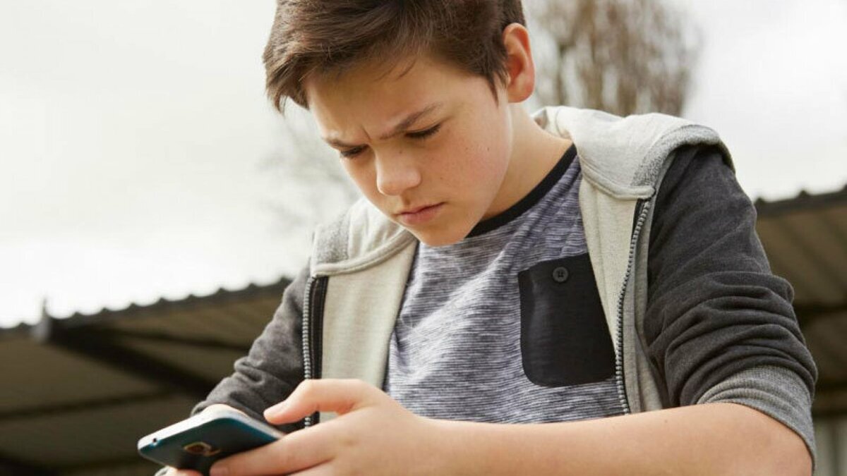 Достаточно общения с 1-2 друзьями, чтобы личность подростка формировалась более гармонично.