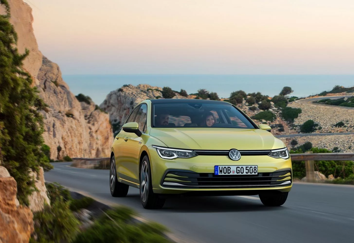 Volkswagen Golf 2020 Yellow