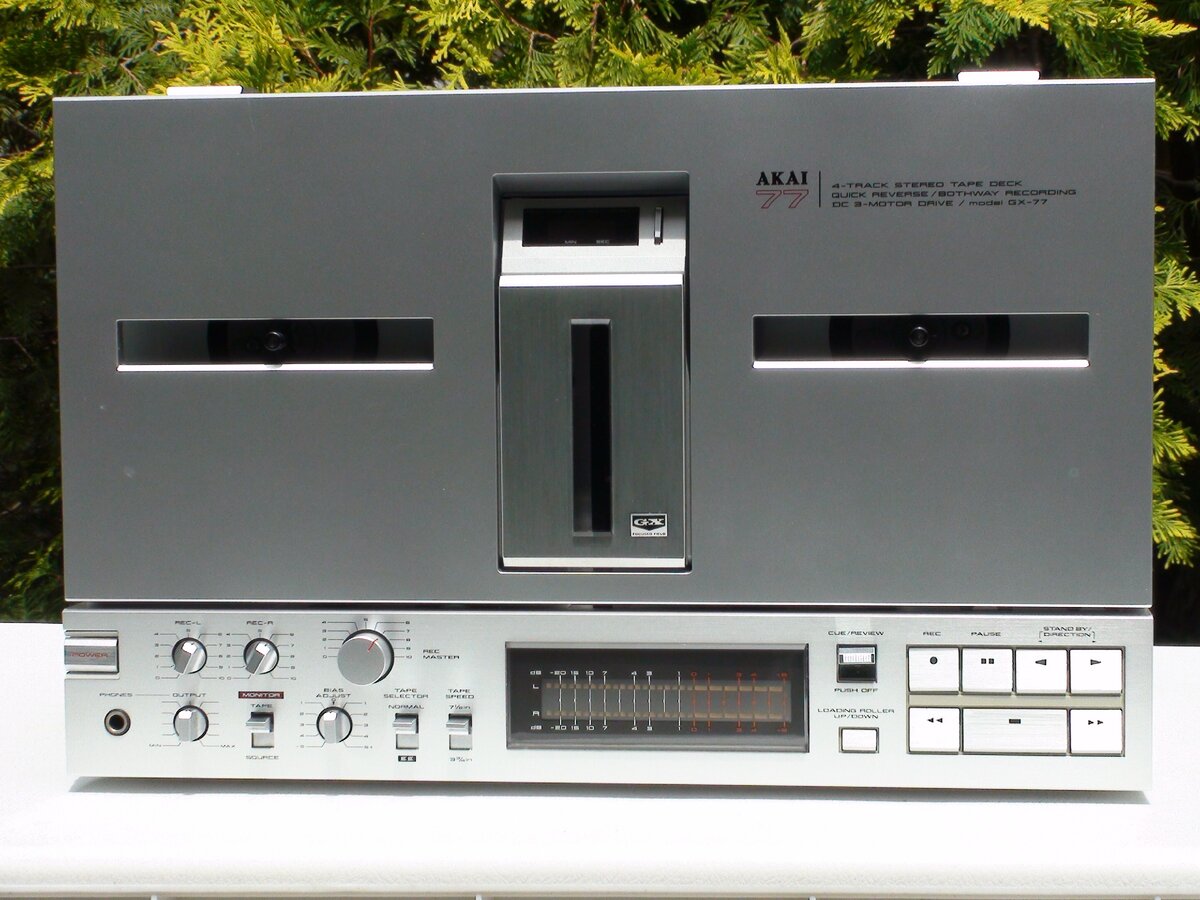 Катушечный магнитофон Akai GX-77 1981 года выпуска