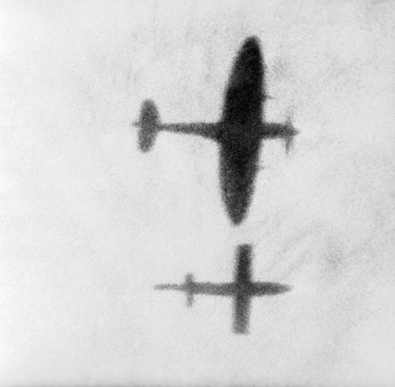 Фото с сайта: waralbum.ru   Автор: Уолтон (Walton). Источник: www.iwm.org.uk .   Источник информации о фото: 1. www.vintagewings.ca .  Время съемки: 1944. 	Место съемки: Великобритания. 