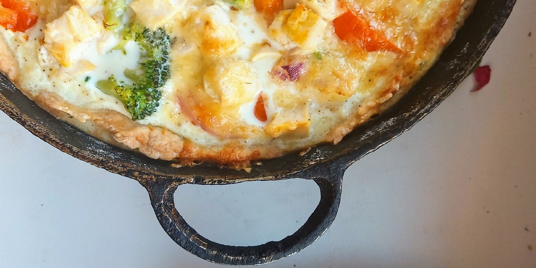 Низкокалорийный киш с курицей и овощами. Как снизить калорийность песочного теста.