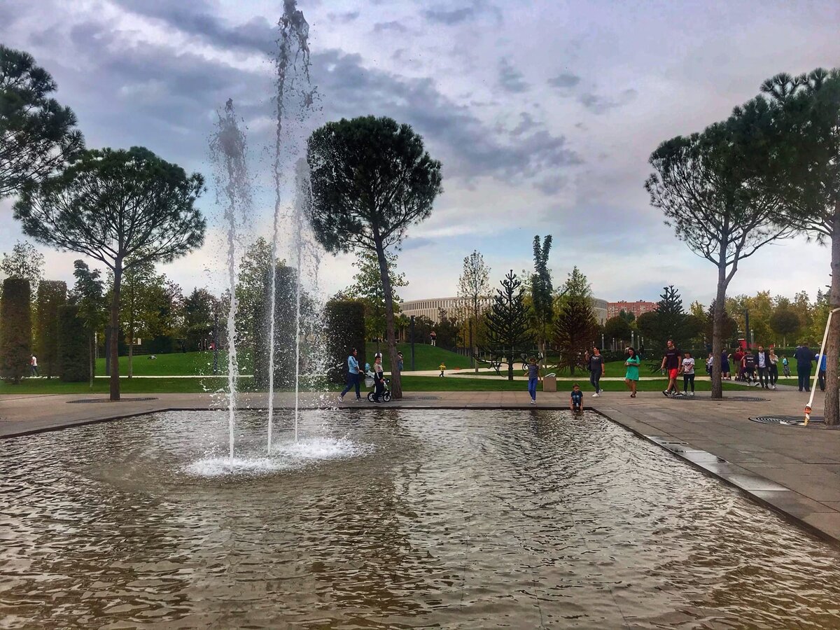 Автор Вокруг Крыма.