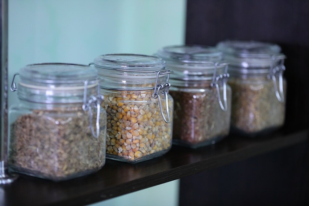 Цена на бакалейные товары изучалась по чекам со смарт-терминалов. Фото Олега Каргаполова ("Вечерний Челябинск").