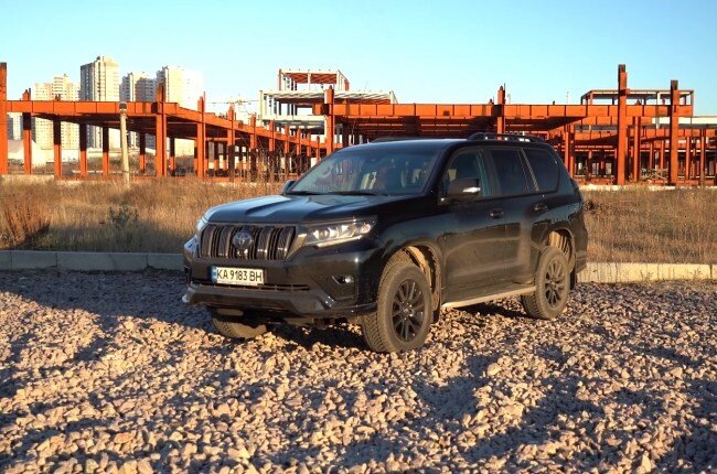 Toyota Land Cruiser Prado вид спереди