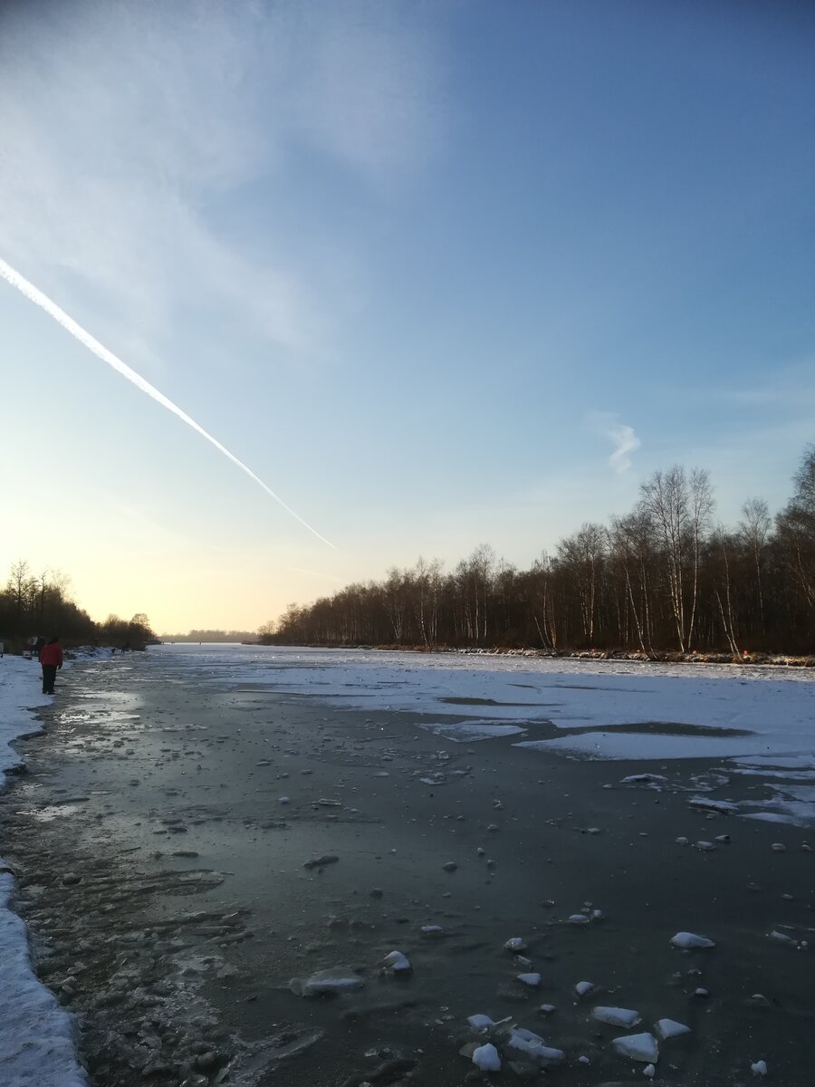 Хорошо в Петербурге зимой.