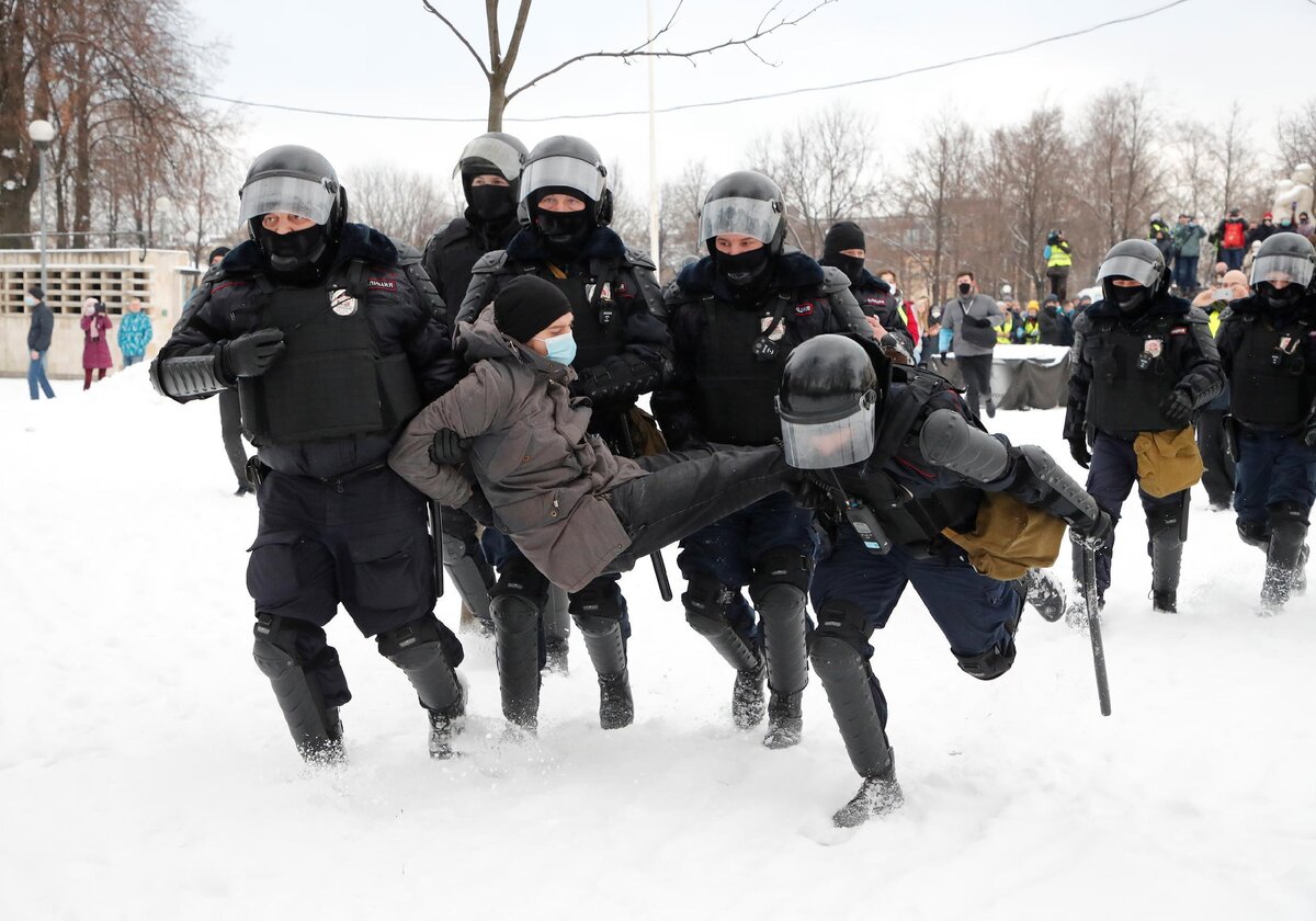 Дед омона. ОМОН 2021. Митинг 31 января 2021 в Москве. Москва протесты ОМОН 2021.