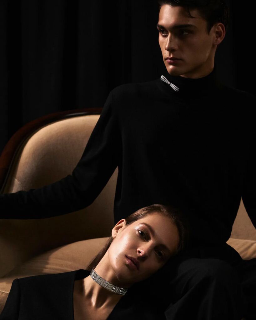 Кольцо Noeud Diamants в версии брошь, колье Ruban Diamants в версии чокер