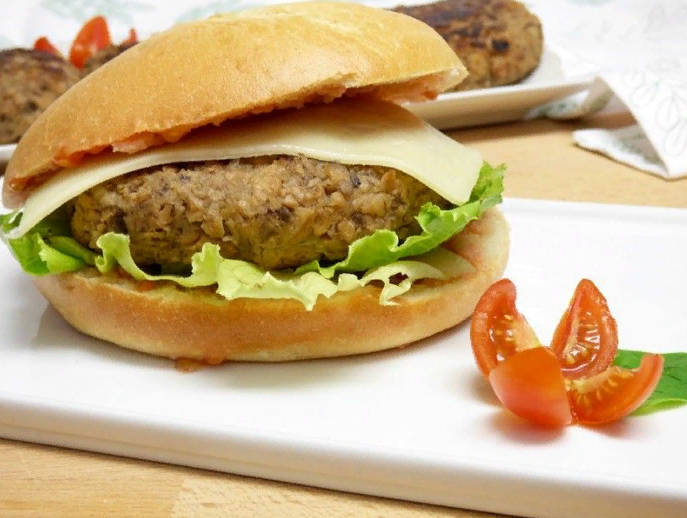 Гамбургер с соевым мясом и грибами.