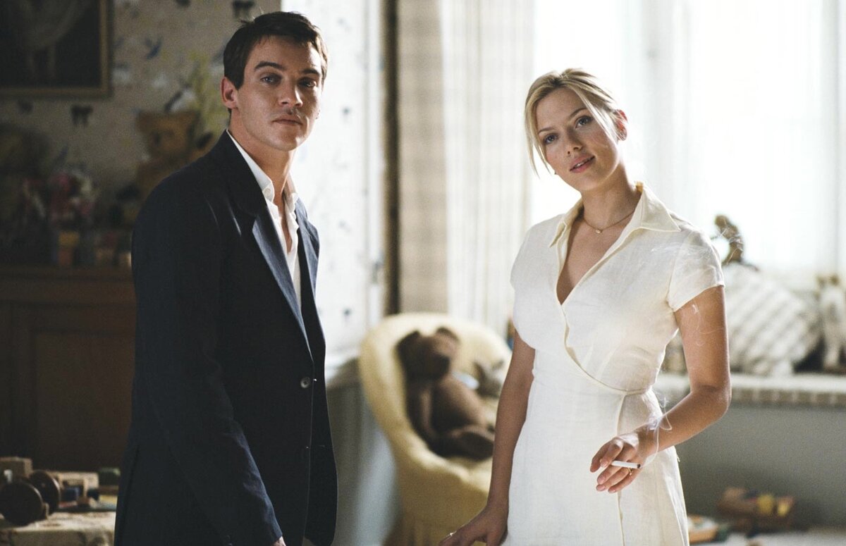 кадр из к/ф "Матч-пойнт" (2005)