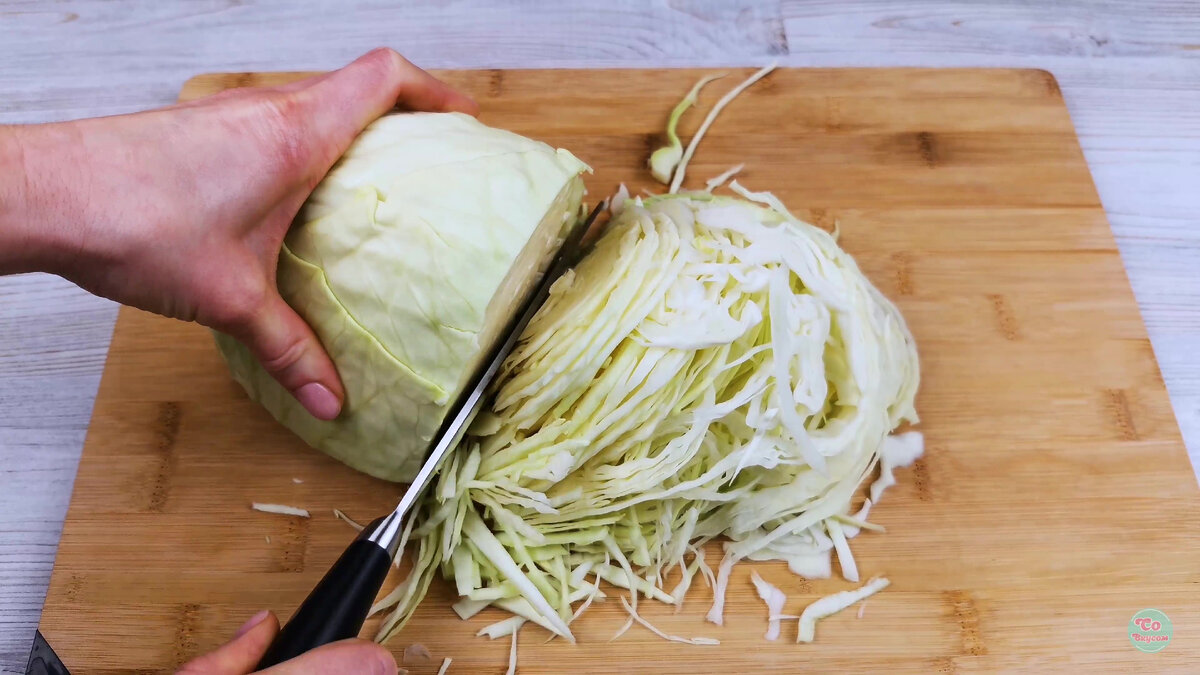 Рецепт домашнего пирога из цельнозерновой муки с капустой и грибами. Мастер-класс