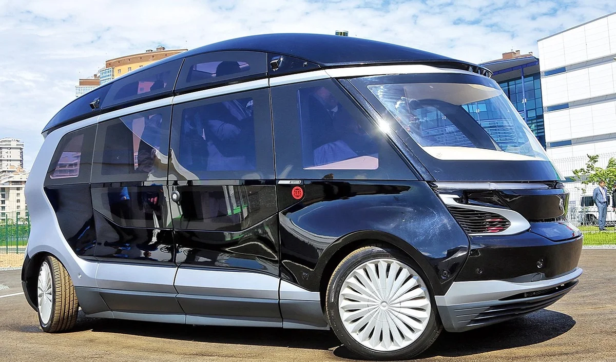 Автоваз автобусы. КАМАЗ-1221 Шатл. КАМАЗ-1221 Шатл беспилотный автобус. Нами-КАМАЗ-1221 Шатл. Беспилотный электробус КАМАЗ.