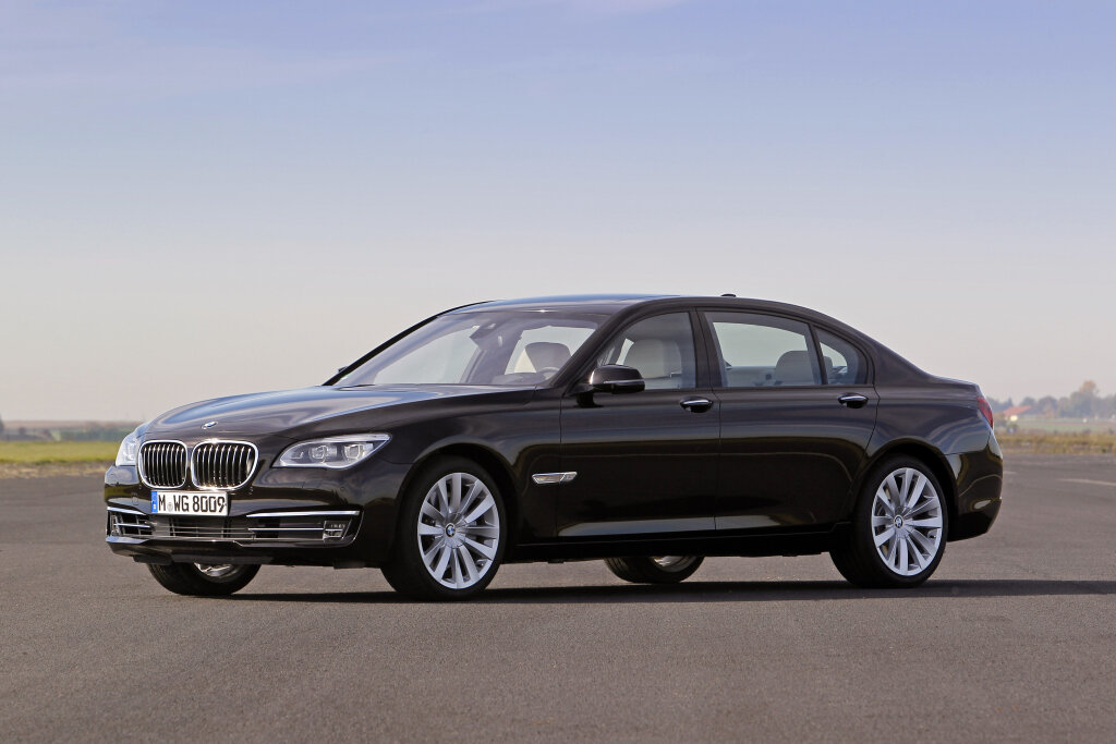 BMW 760Li (F02)