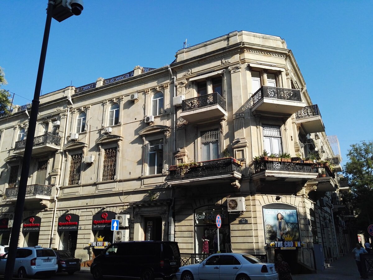 Продолжаем краткий экскурс по польскому архитектурному наследию шикарной столицы Азербайджана.-48