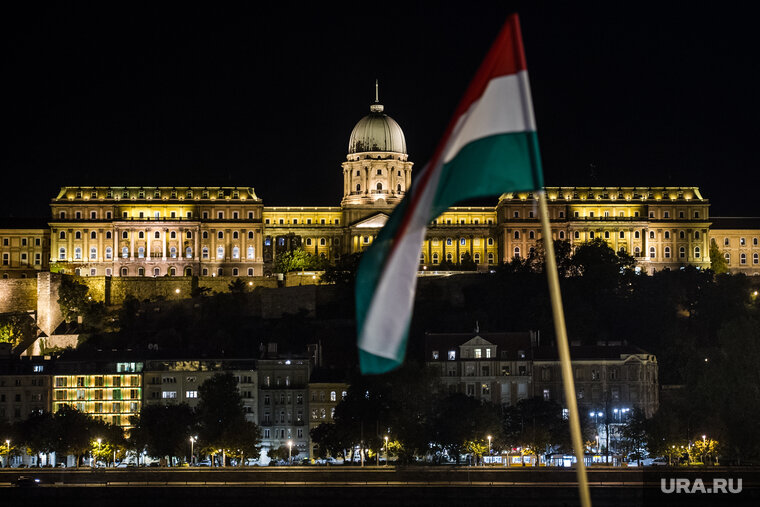    В Венгрии дали оценку странам, вводящим санкции против России