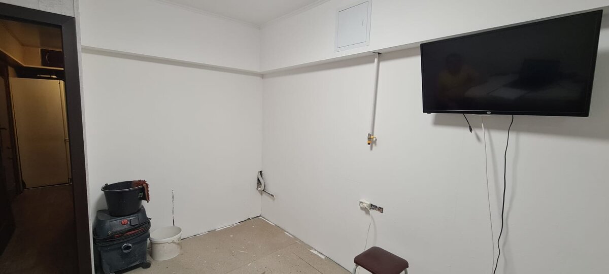 вентиляционный короб по всей стене