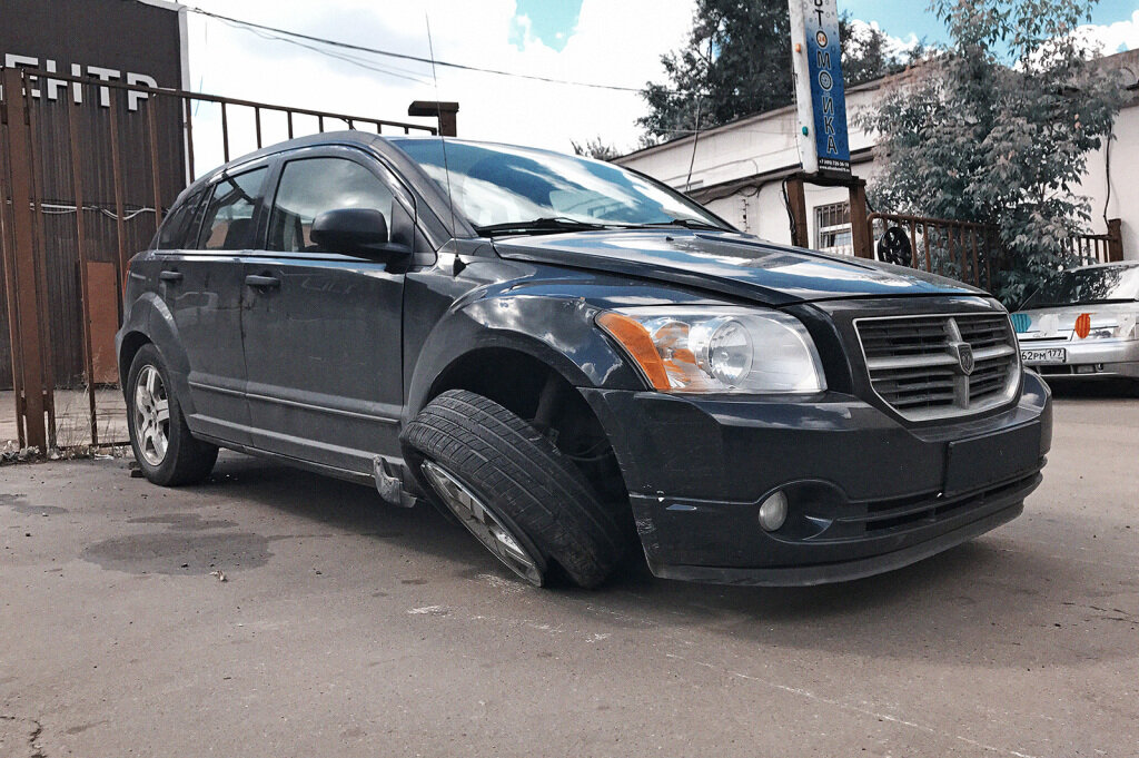 Вылетела шаровая опора? Никак нет, характер повреждений не тот