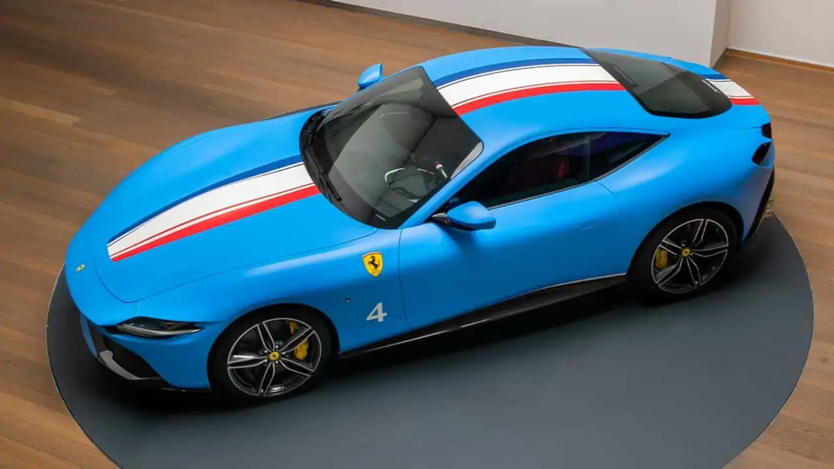 Ferrari ROMA В Италии