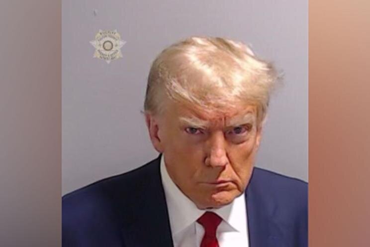 Вчера офис шерифа округа Фултон зарегистрировал Трампа. Офис шерифа округа Фултон.