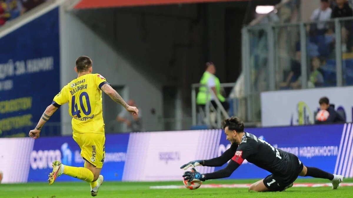     Футбольный клуб «Ростов» победил «Локомотив» со счетом 2:1, игра состоялась в рамках Кубка России.