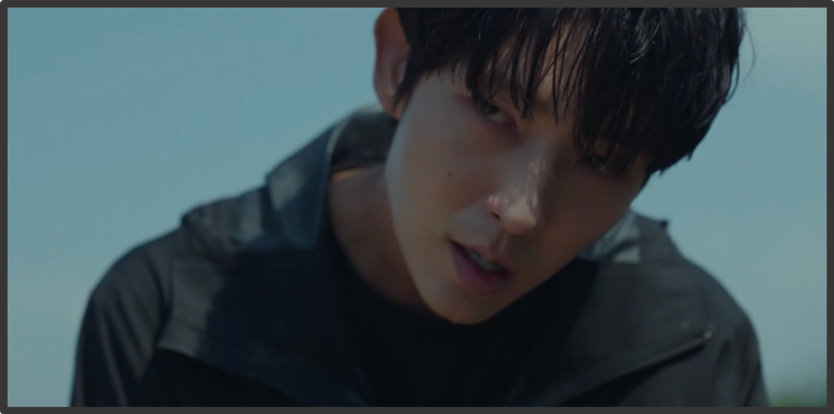 Здесь и далее кадры дорамы "Цветок зла" (2020)