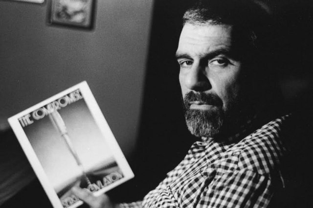    Что в Уфе связано с именем писателя Сергея Довлатова?