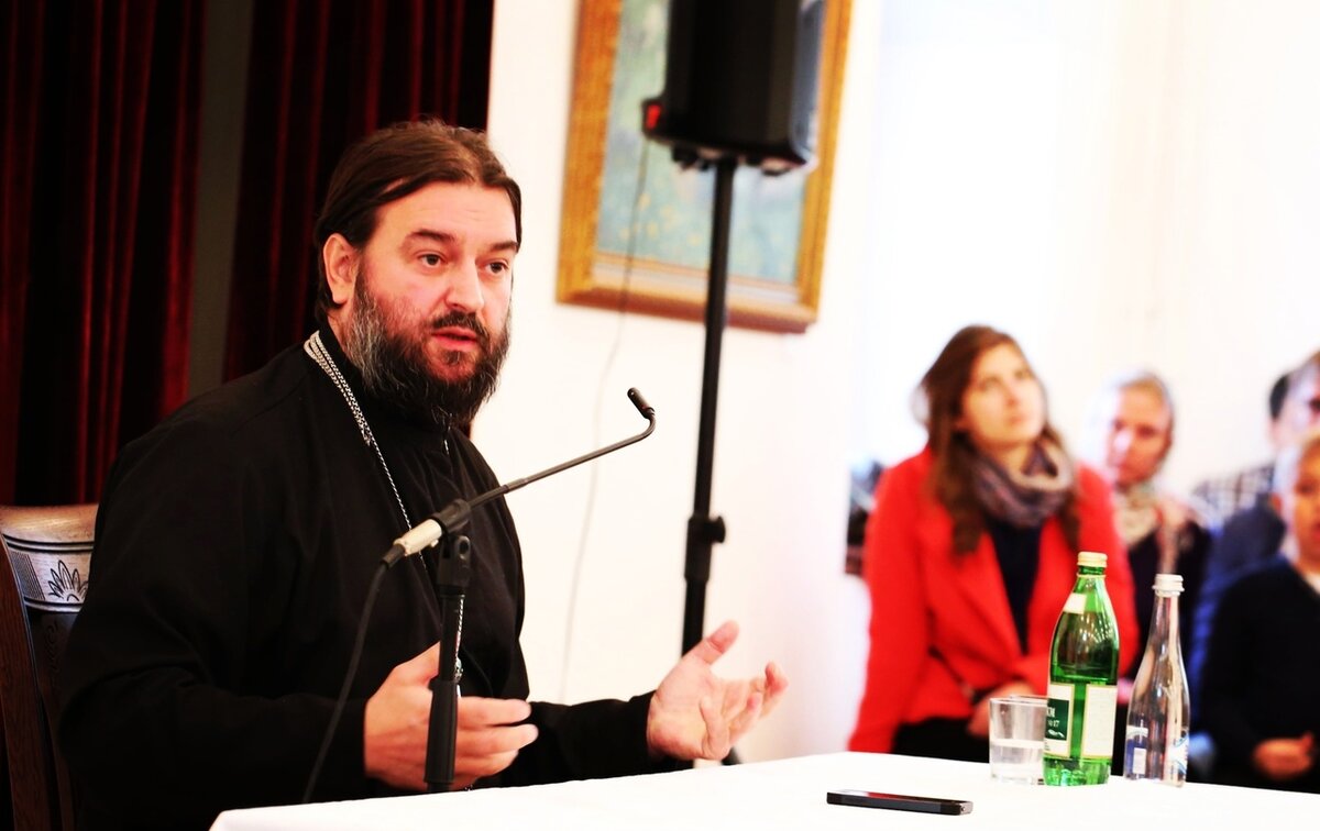 Андрей Ткачёв — протоиерей, клирик храма святителя Василия Великого, писатель, проповедник, миссионер, телеведущий, блогер. 