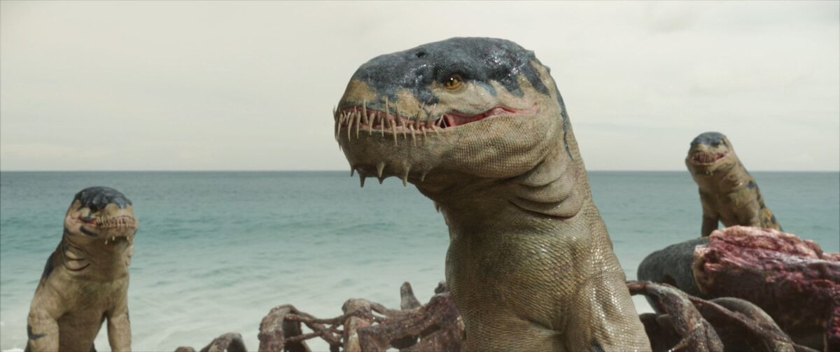 Сцена из мелового периода - это начальные страницы первой книги Стива Альтена. В фильме, с его нагромождением спецэффектов, она, в общем-то, совсем не нужна. 