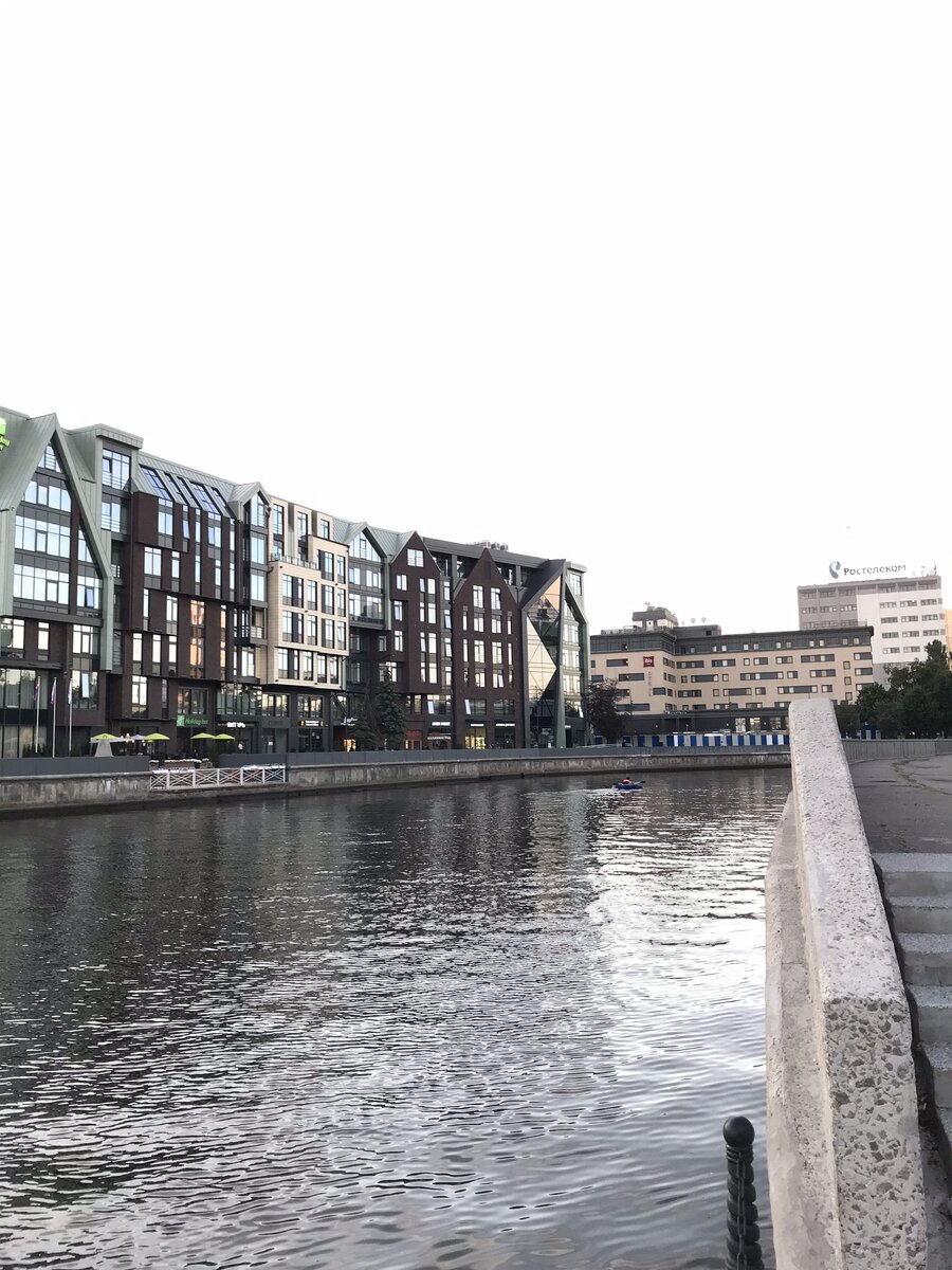 Дядька на байдарке))