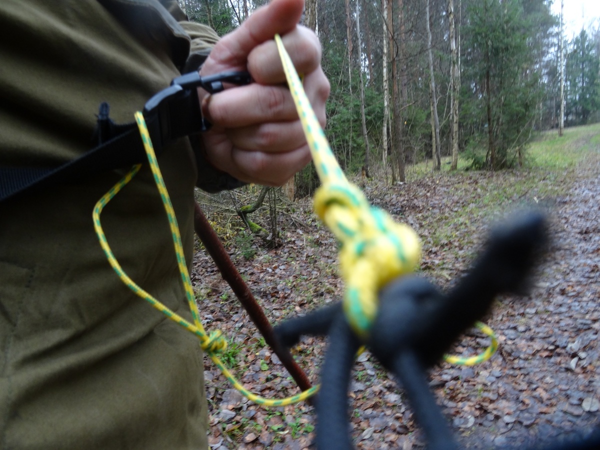 спокойно можно закинуть в карман, все будет нормально, и всегда под рукой
