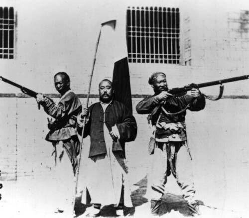 1899 год. Китайские христиане готовяться к обороне.