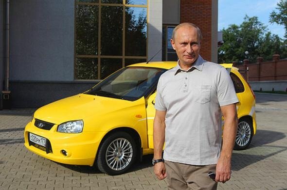  Как известно, премьер-министр РФ Владимир Путин любит порулить. Причем не только страной — в качестве президента или главы правительства, но и буквально — посидеть за баранкой автомобиля.