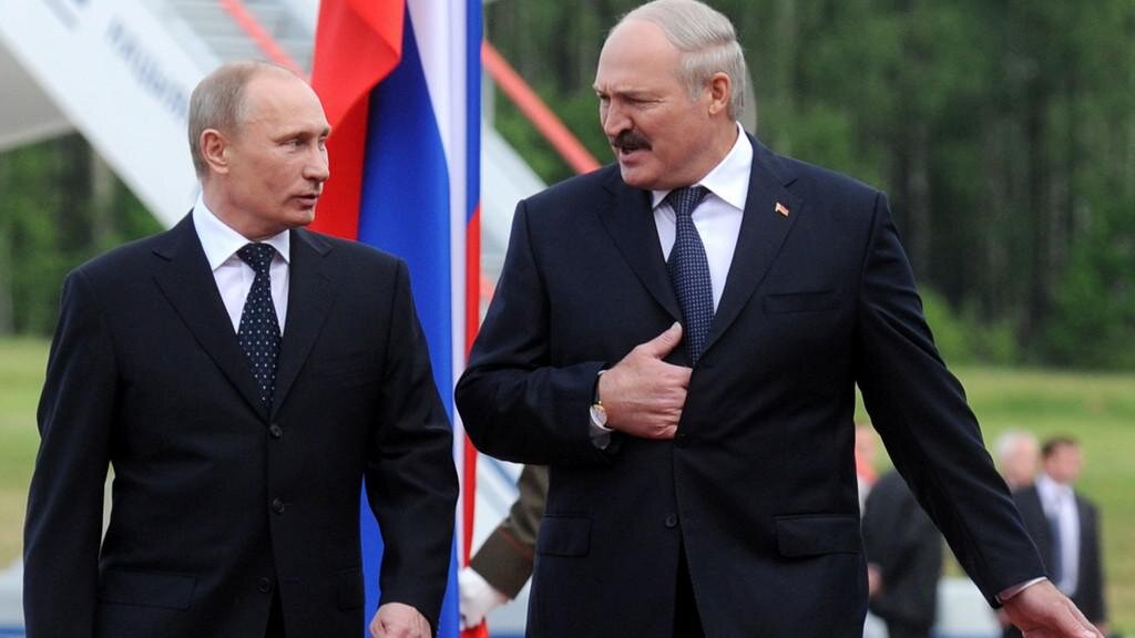 Лукашенко с алкоголем. Россию хотят продать