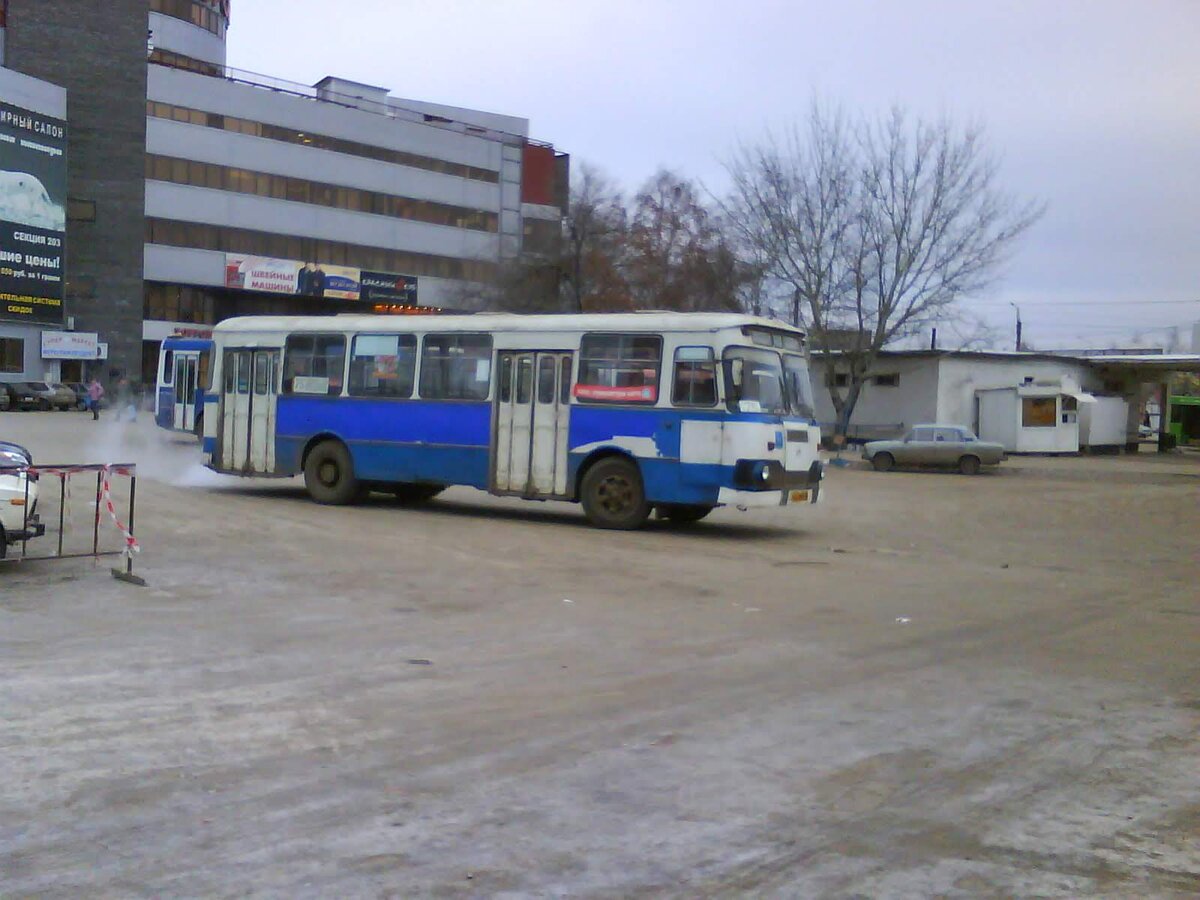 Номер самарского автовокзала. Старый автовокзал Самара. Автовокзал Сызрань.