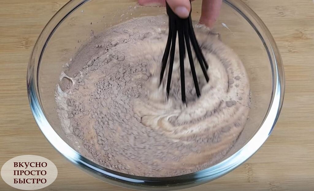 Торт Шоколадный сюрприз - рецепт на канале Вкусно Просто Быстро