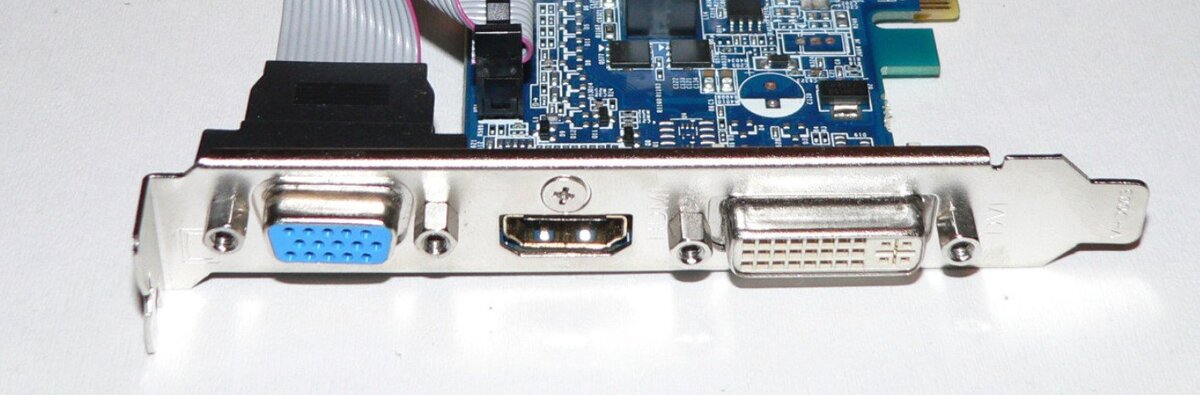 Gigabyte PCI-Ex GeForce 210 разъемы 