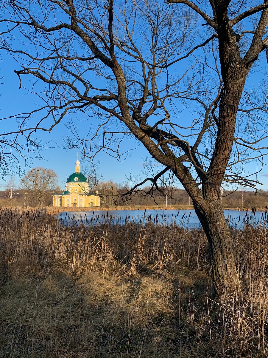 Храм Михаила Архангела, в котором венчался А. Блок. 